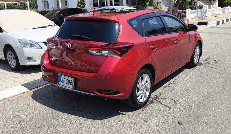 
								2015 Model Toyota Auris Panaromik Tavan dolu									