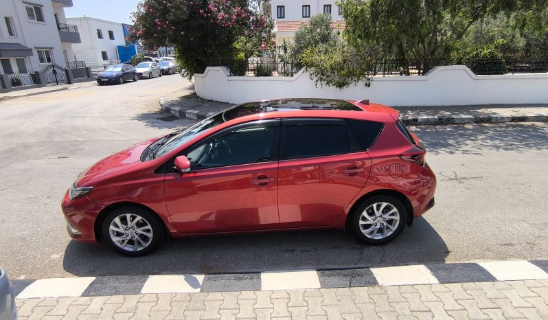 
								2015 Model Toyota Auris Panaromik Tavan dolu									