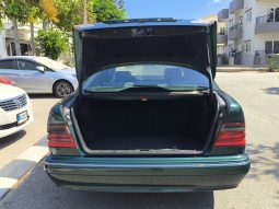 
										2002 Model Mercedes-Benz E 220D Elegance 2.2 Otomatik dolu									