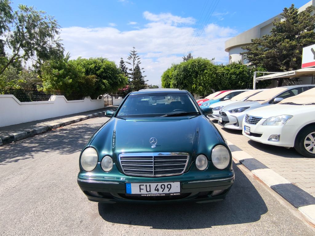 2002 Model Mercedes-Benz E220d   2.2 cc