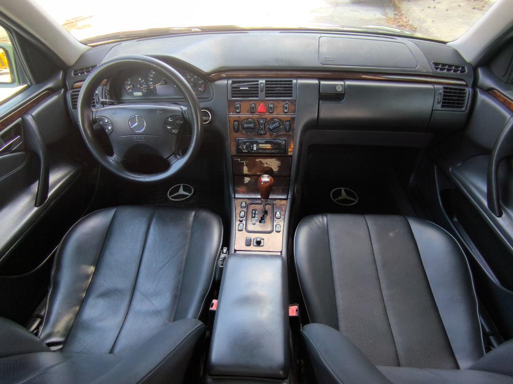 2002 Model Mercedes-Benz E220d   2.2 cc